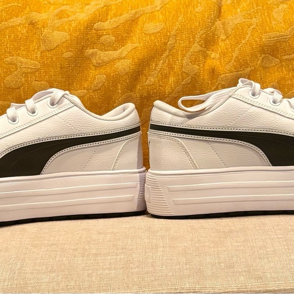 PUMA Size 10 Platform Sneakers. Worn Once. Excellent Condition! - Picture 6 of 6